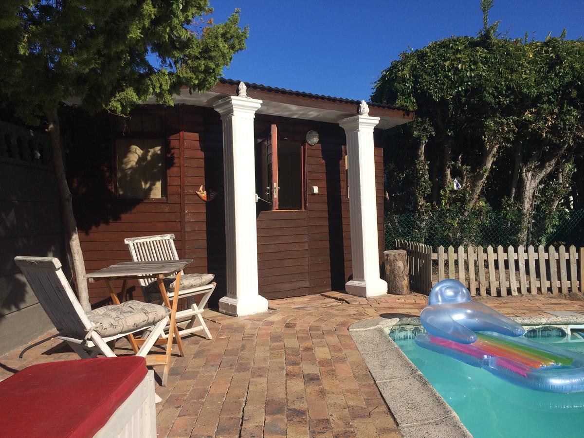 Bed and Breakfast Leo'S Den Fish Hoek Esterno foto