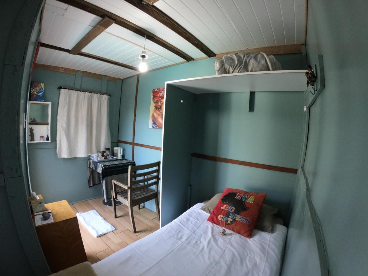 Bed and Breakfast Leo'S Den Fish Hoek Esterno foto